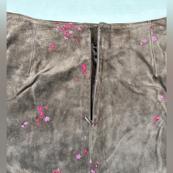 Ann Taylor Vintage Brown Italian Suede Floral Embroidered Skirt - Picture 5 of 8
